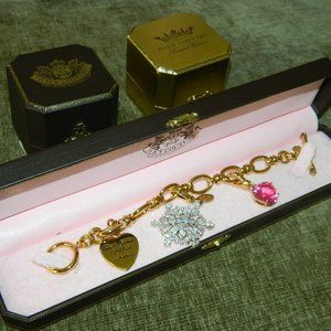 VTG. Juicy Couture Goldtone Chain Link Charm Bracelet w/3 Charms Orig boxes EUC